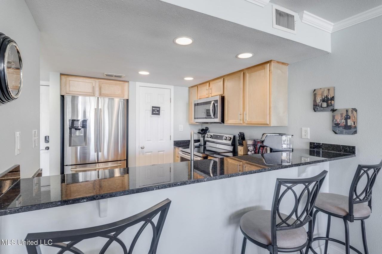 2046 Beach Blvd Apt B315 - Photo 4 of 23