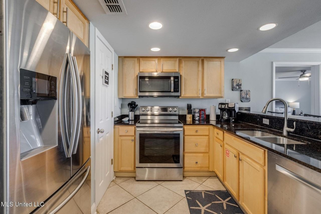 2046 Beach Blvd Apt B315 - Photo 5 of 23