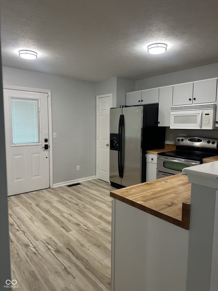 4047 Byram Ave - Photo 4 of 25