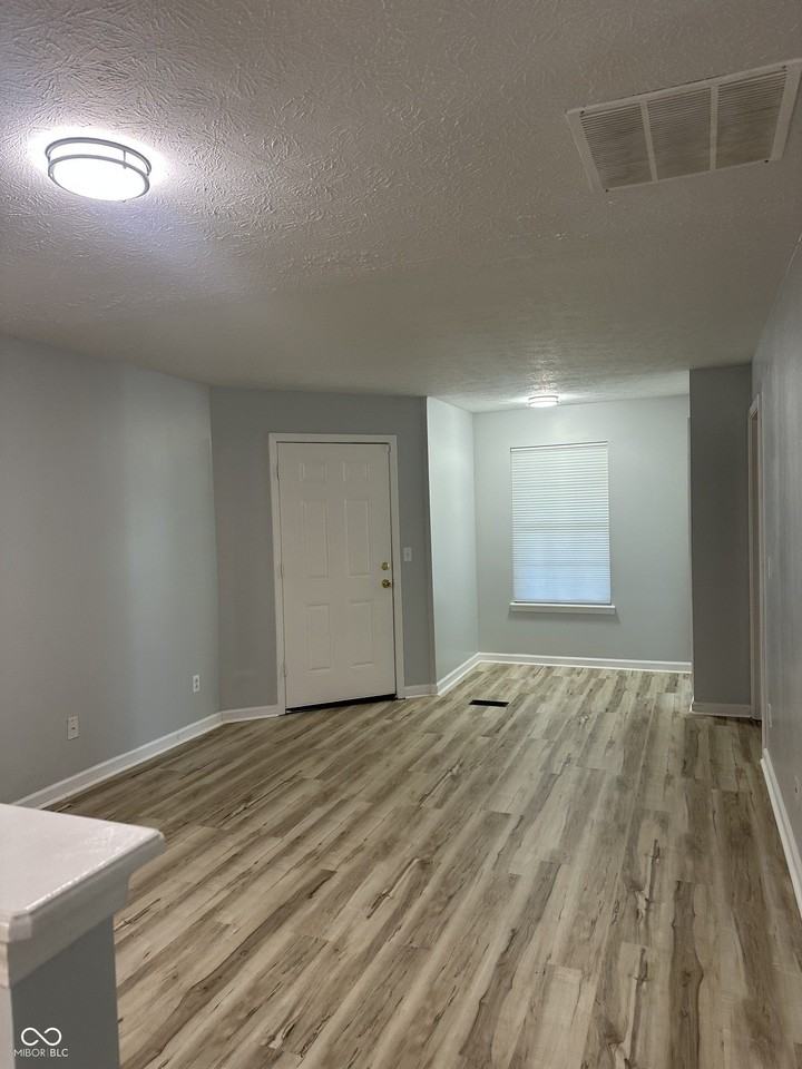 4047 Byram Ave - Photo 7 of 25