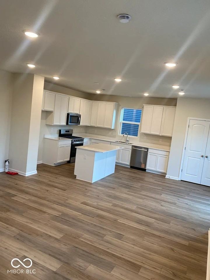 3872 Riverstone Dr - Photo 4 of 19