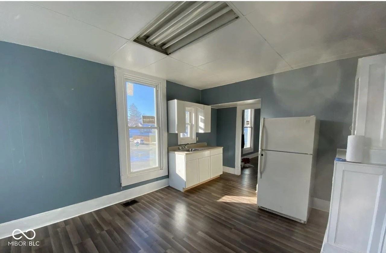 529 W Washington St #2 - Photo 6 of 9