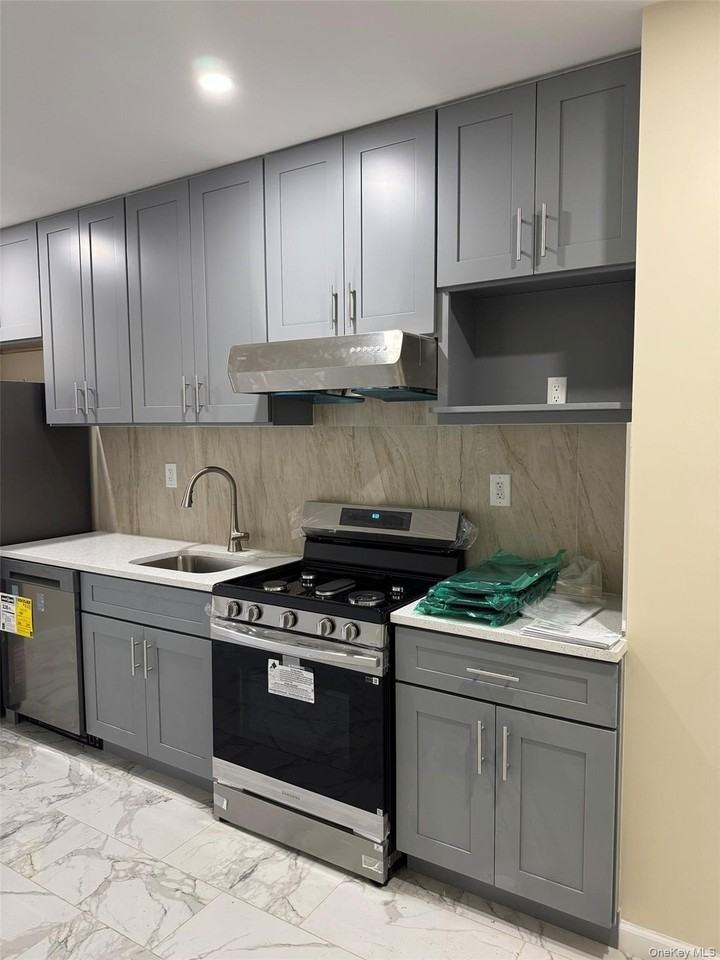 22423 57th Ave Unit 3fl #3FL - Photo 2 of 14