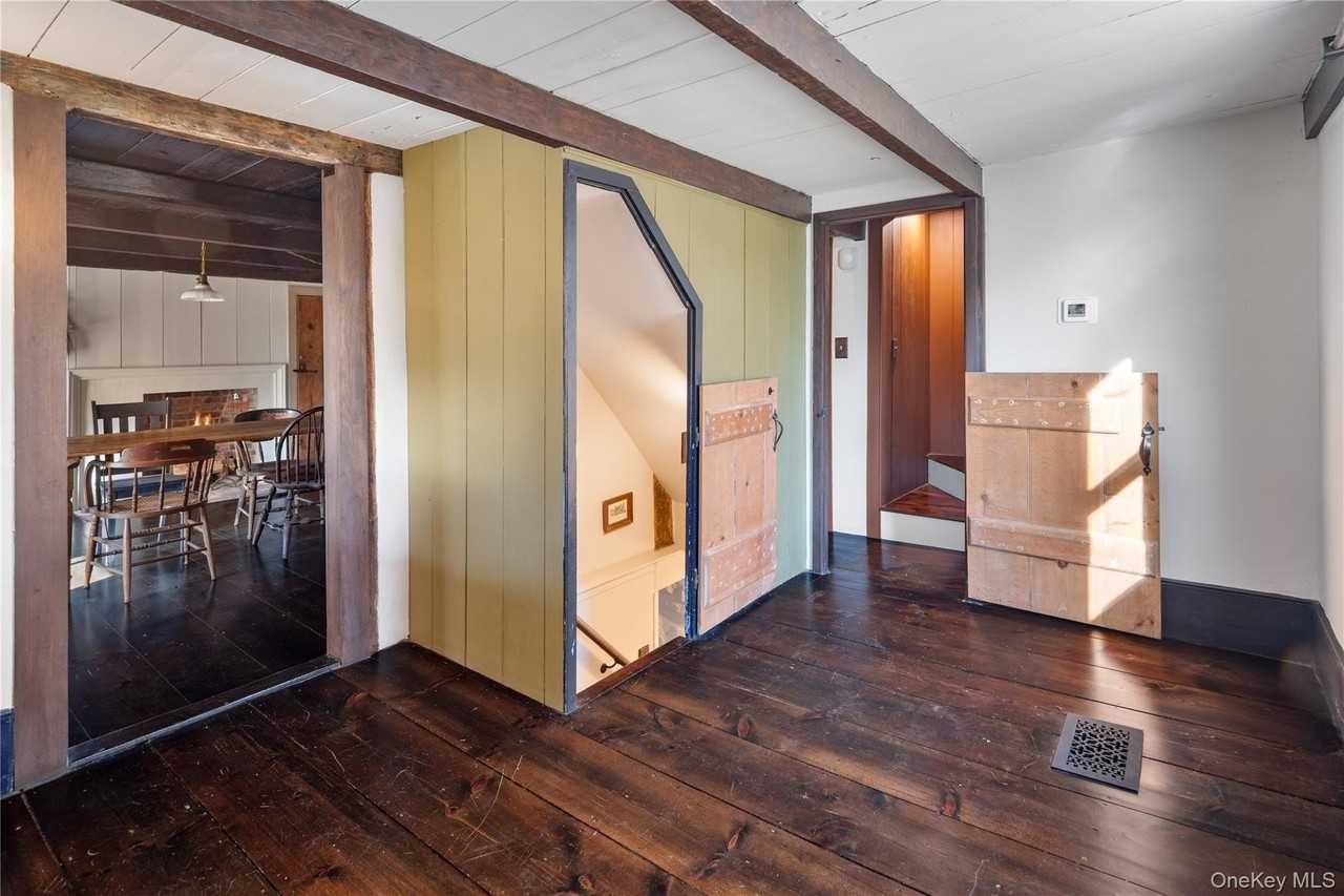 689 S Mountain Rd - Photo 3 of 28