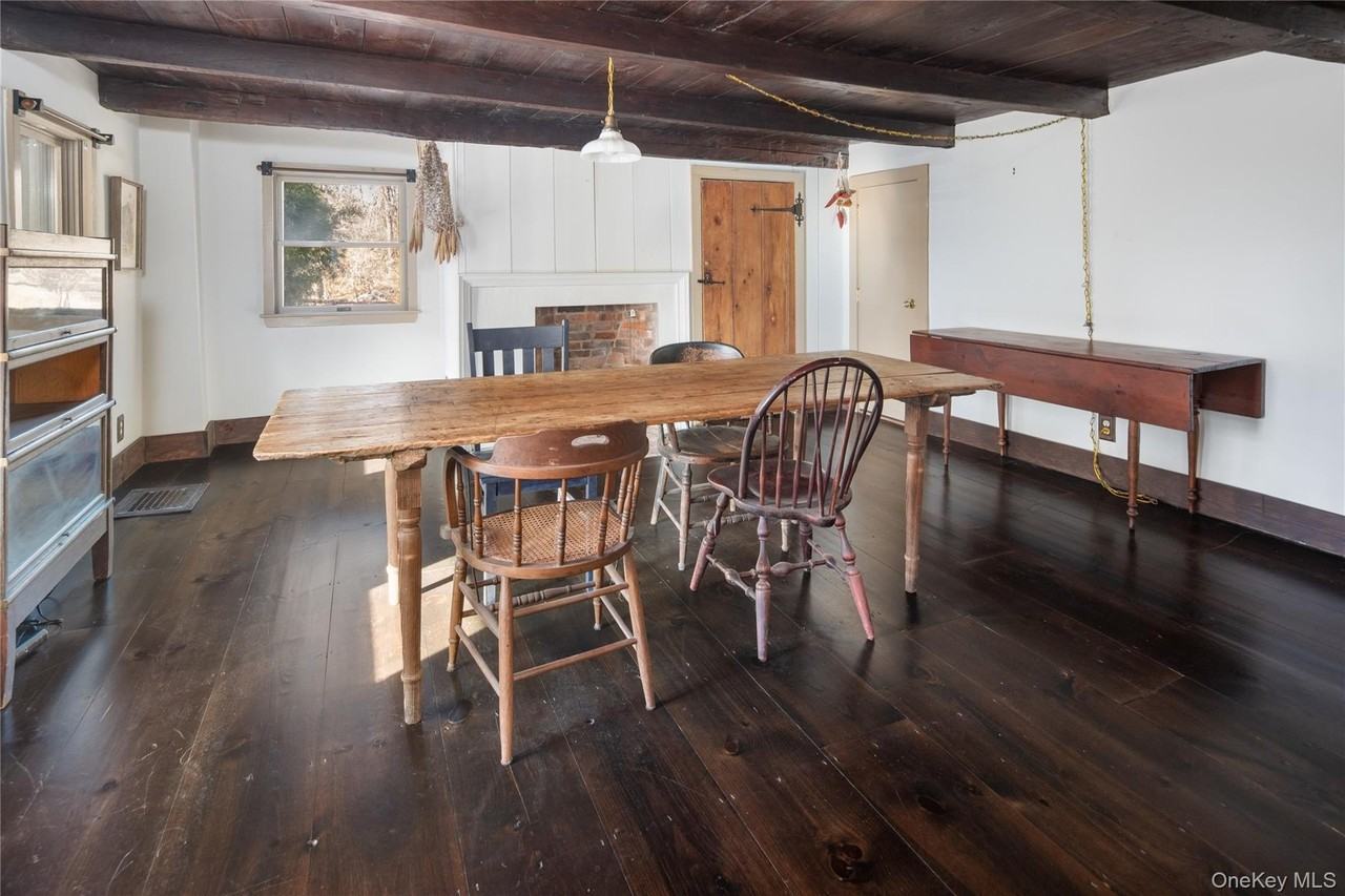 689 S Mountain Rd - Photo 4 of 28