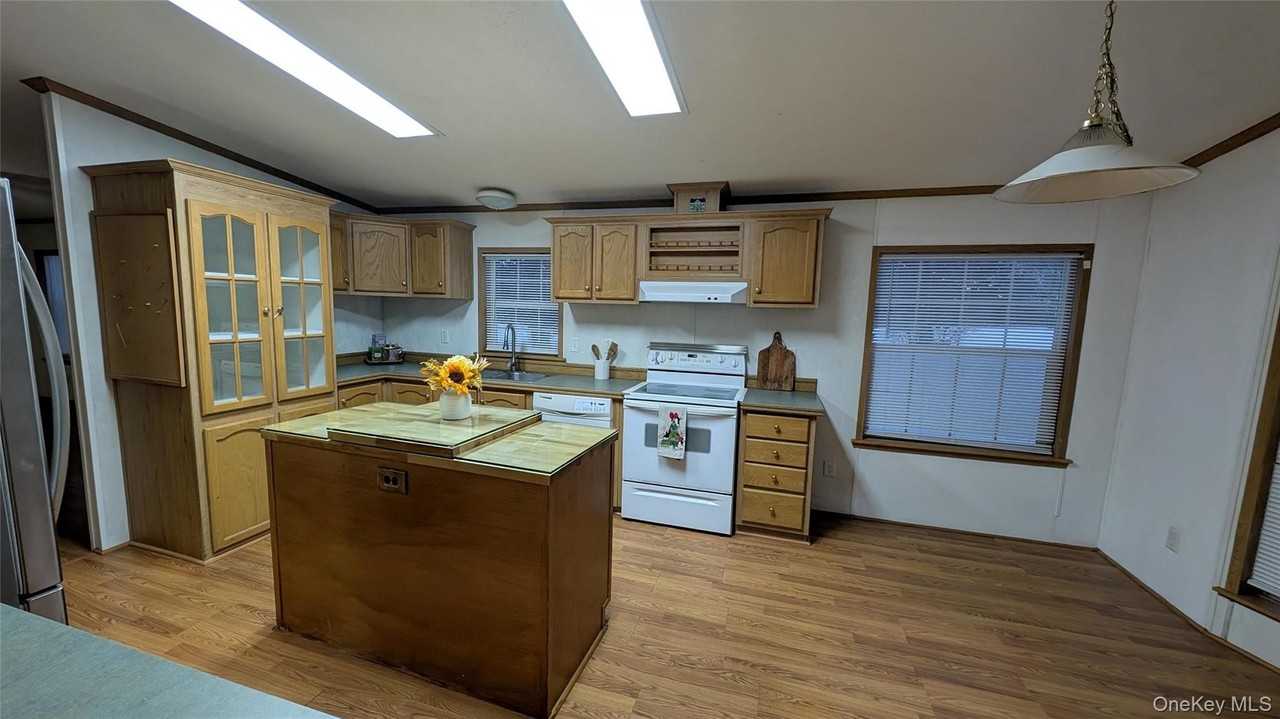 418 Frozen Ridge Rd - Photo 4 of 18