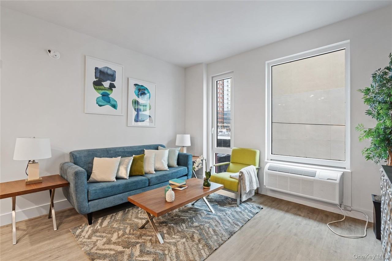 40 Westchester Pl Apt 602 #602 - Photo 3 of 6