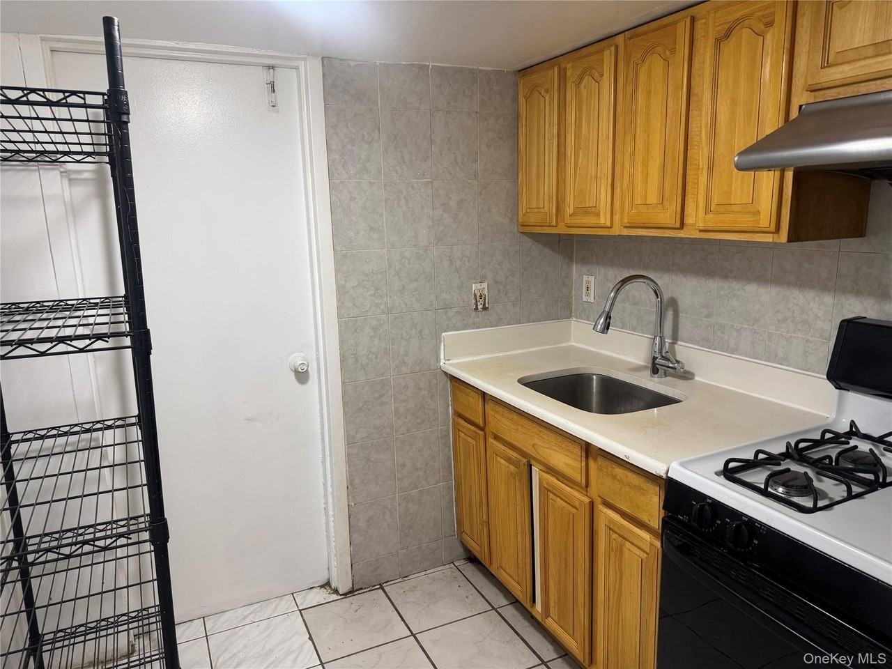 3211 69th St - Photo 4 of 7