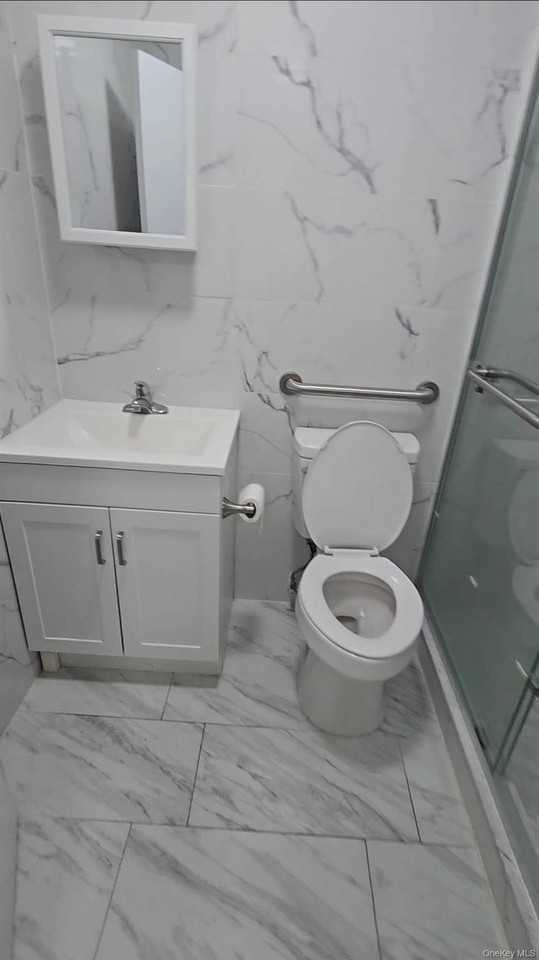 4327 162nd St Unit 1r #1R - Photo 2 of 3