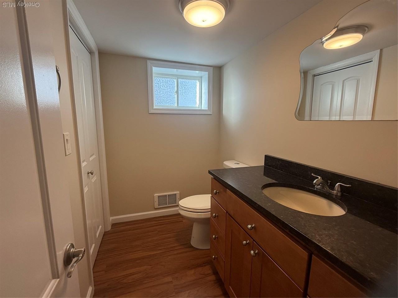 192 S Long Beach Rd - Photo 4 of 18