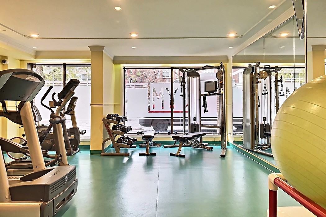 1530 Dr. Penfield - Photo 3 of 38