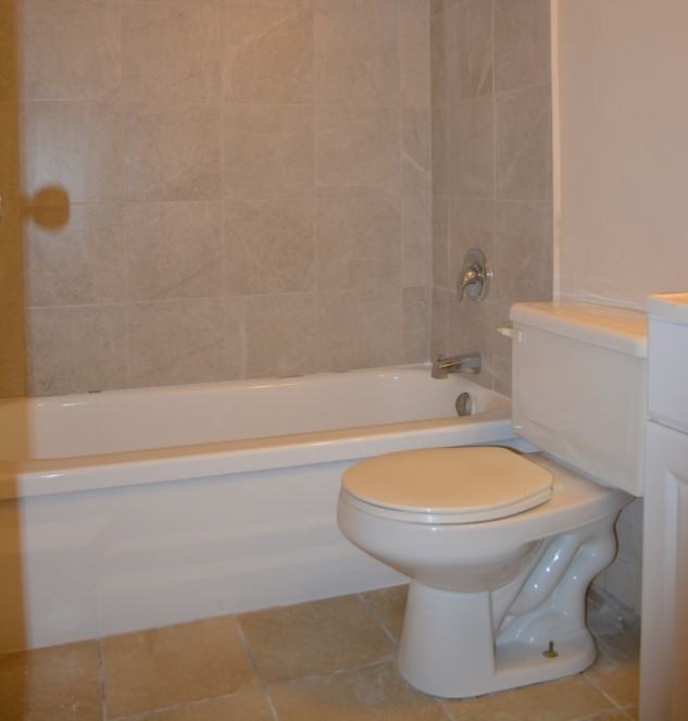 1111 Broadview Avenue - Photo 4 of 8