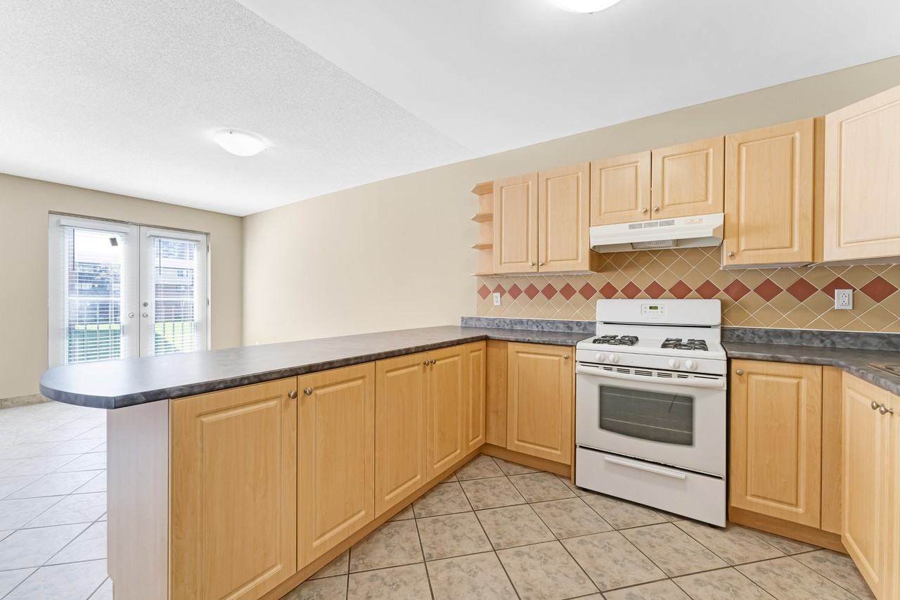 Baseline Court - Photo 6 of 50