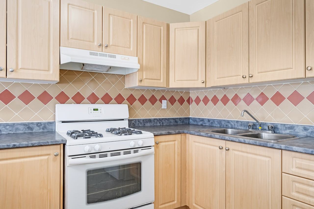 Baseline Court - Photo 7 of 50