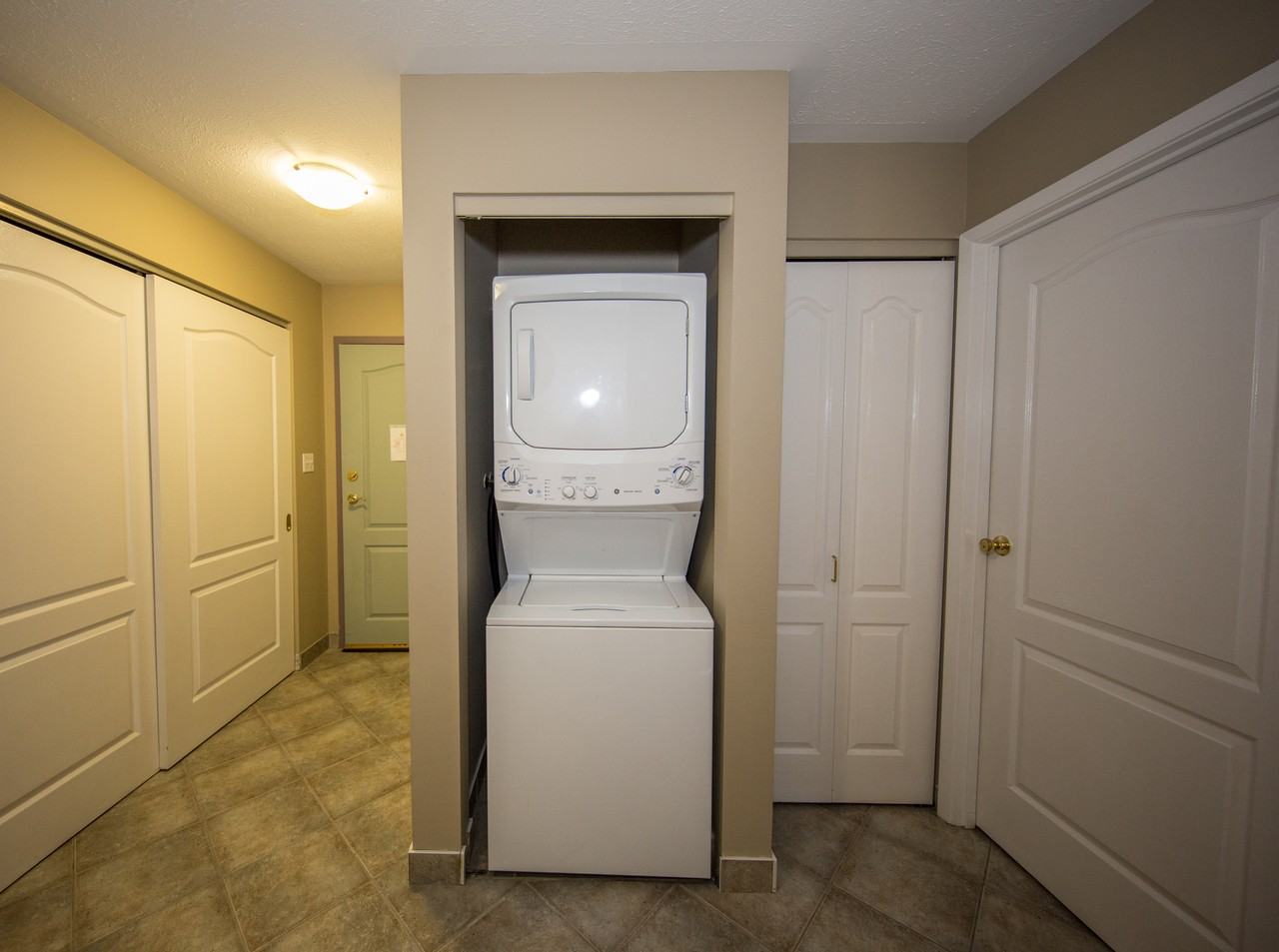 1904 Paris Street - Photo 4 of 16