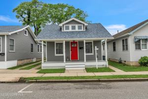 featured image of 1822 Parkway Unit 1 #1