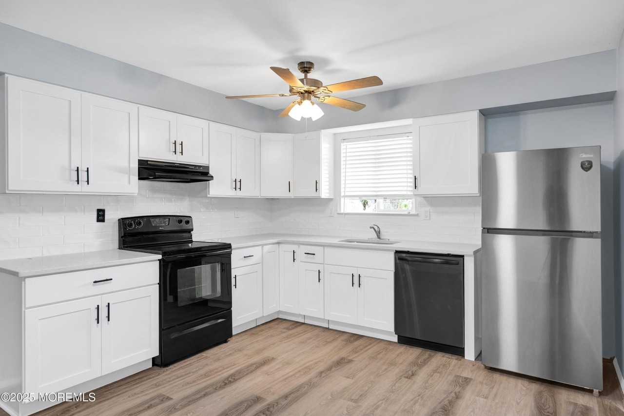 207 Coville Dr - Photo 4 of 15