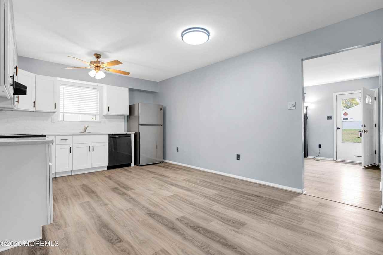 207 Coville Dr - Photo 6 of 15