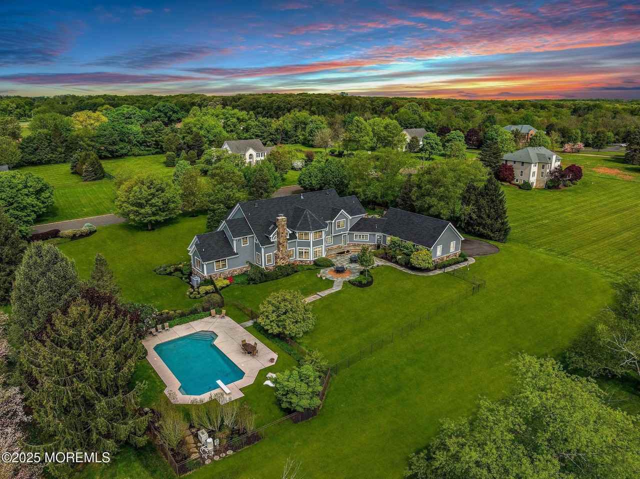 13 Driftwood Ln - Photo 2 of 50