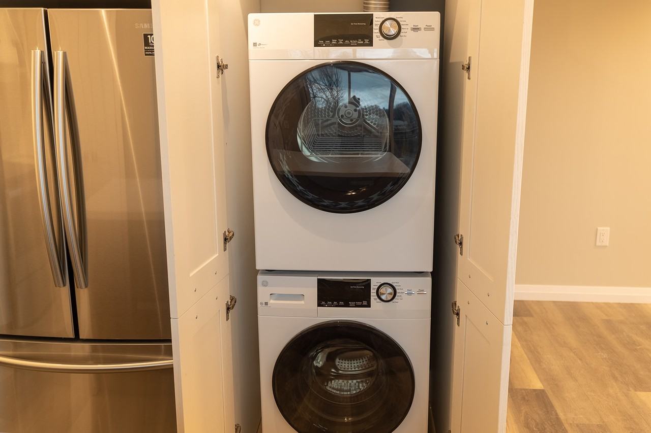 6479 Montrose Road - Photo 4 of 33