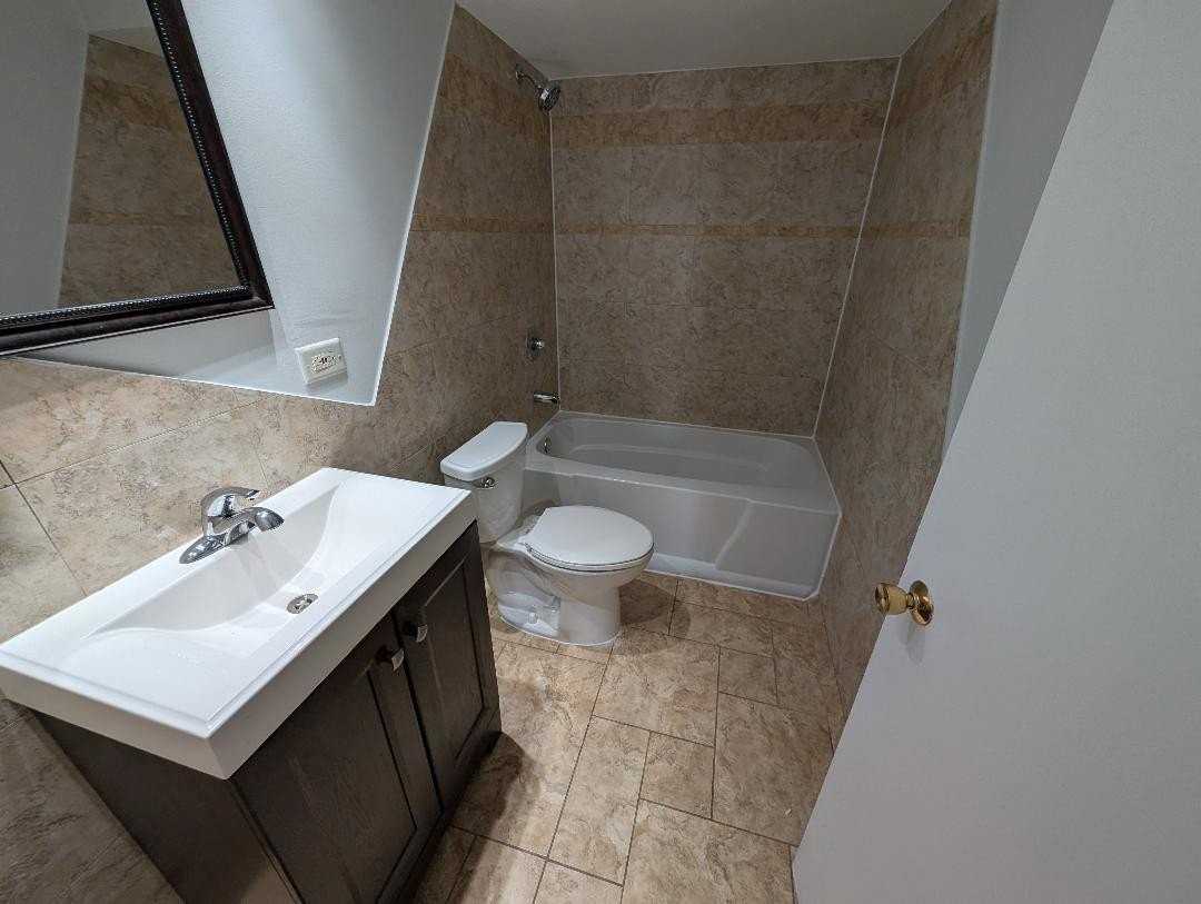 17515 Sandalwood Dr #303 - Photo 6 of 15