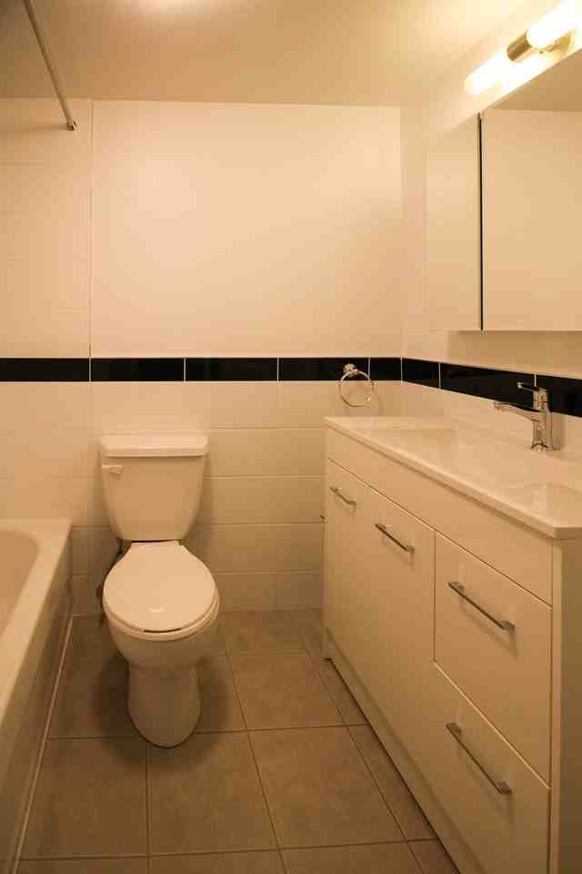 1276 Islington Ave - Photo 7 of 14