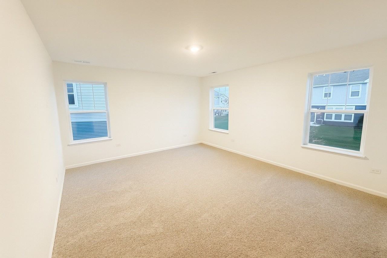 16503 W Golden Valley Ln - Photo 5 of 12