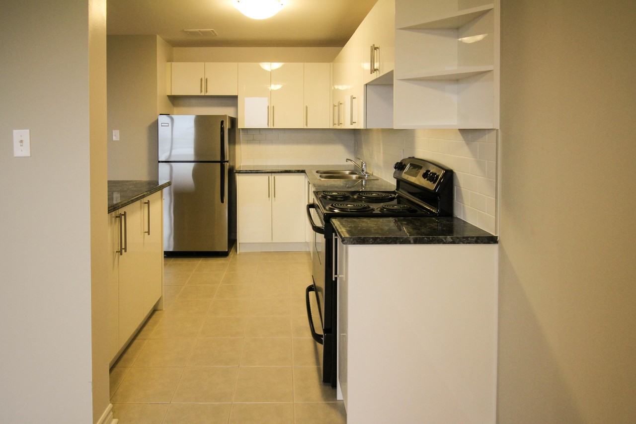 370 Steeles Ave - Photo 5 of 6