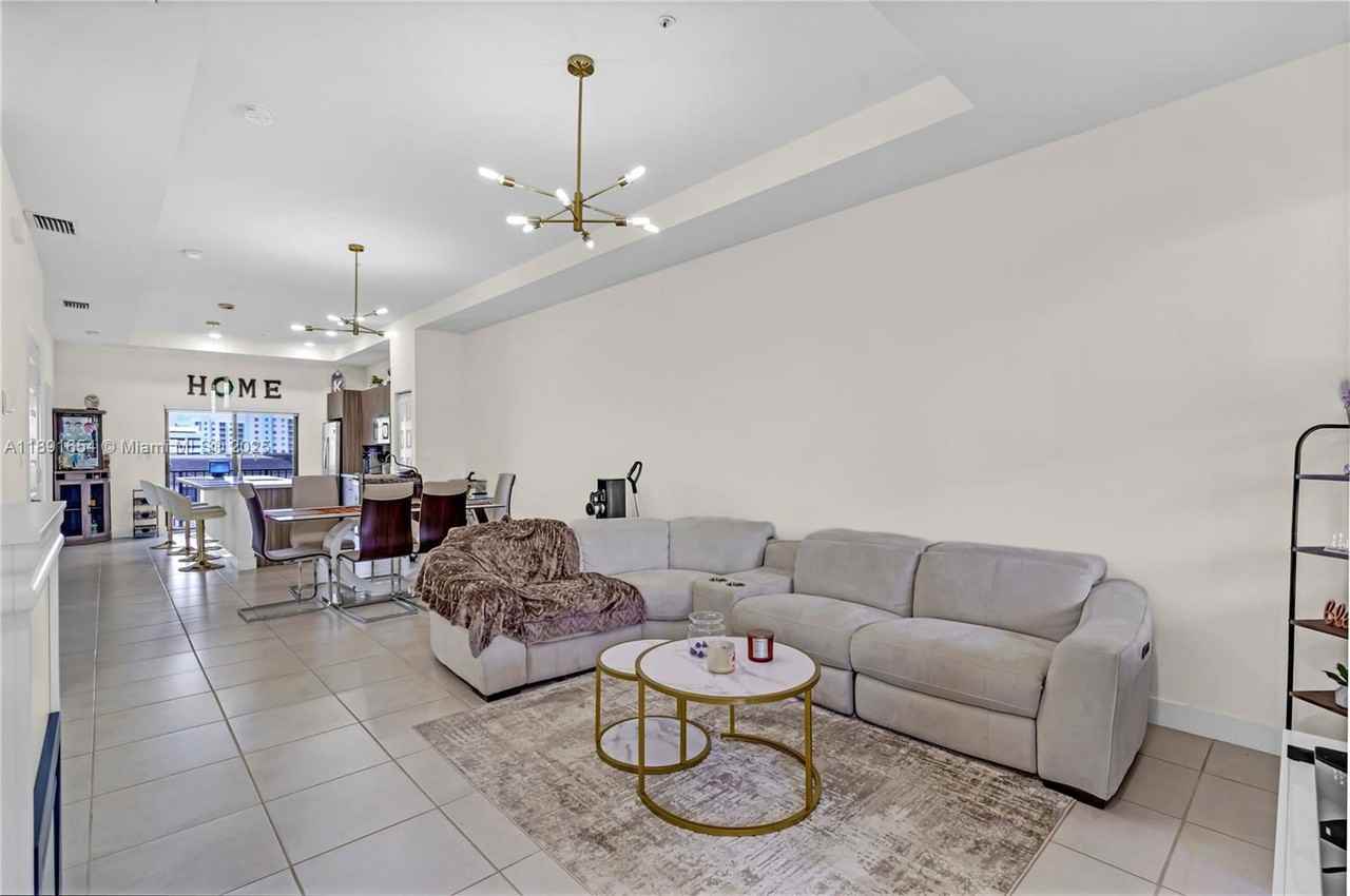 8046 Nw 104th Ct - Photo 4 of 8