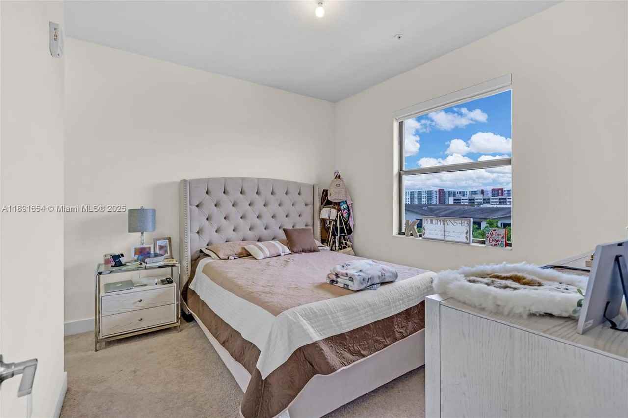 8046 Nw 104th Ct - Photo 7 of 8