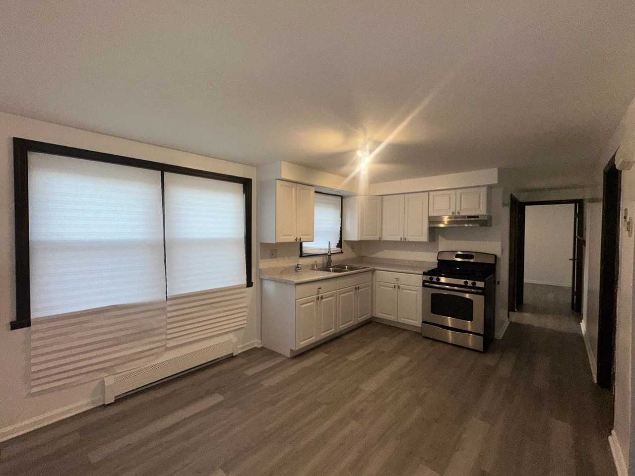 2231 Prairie St #G - Photo 3 of 6