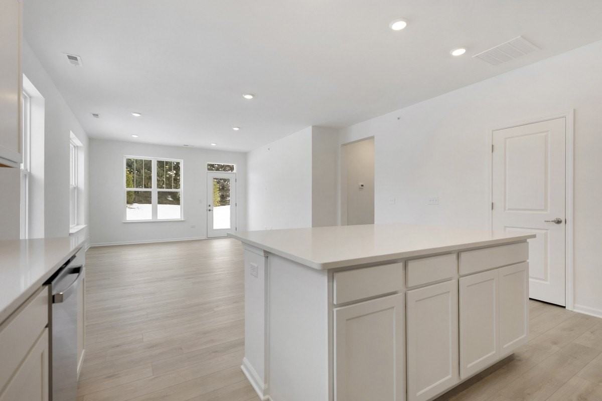 12245 Barcroft Cir - Photo 3 of 26