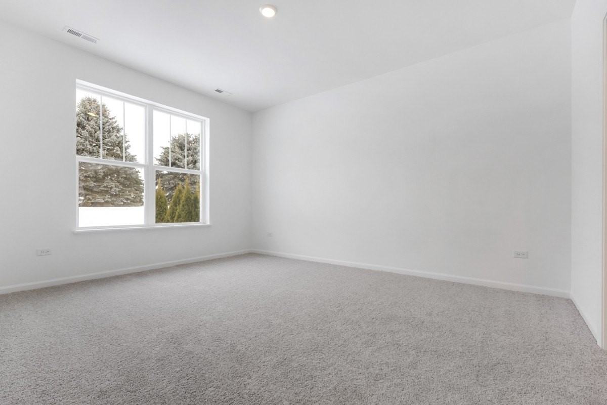 12245 Barcroft Cir - Photo 5 of 26