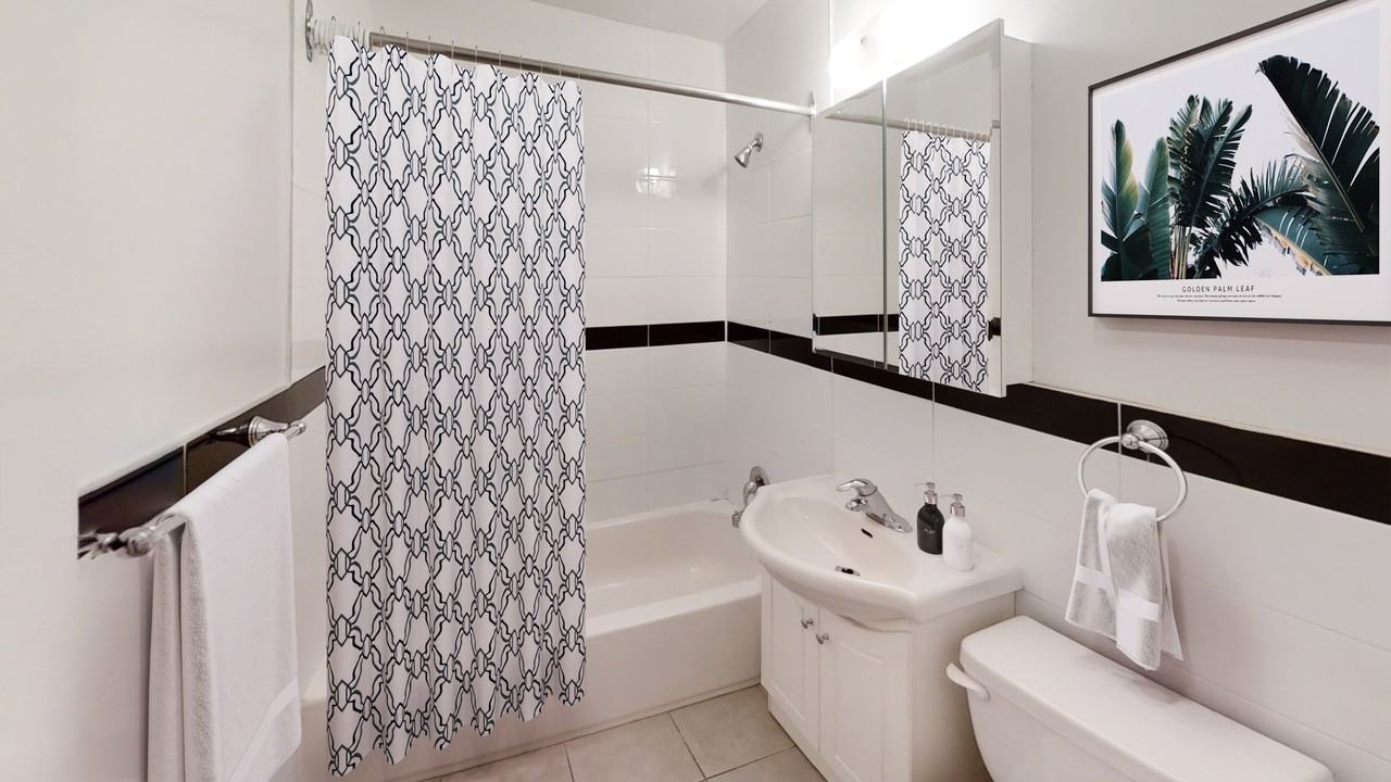 521 Finch Avenue West - Photo 4 of 8