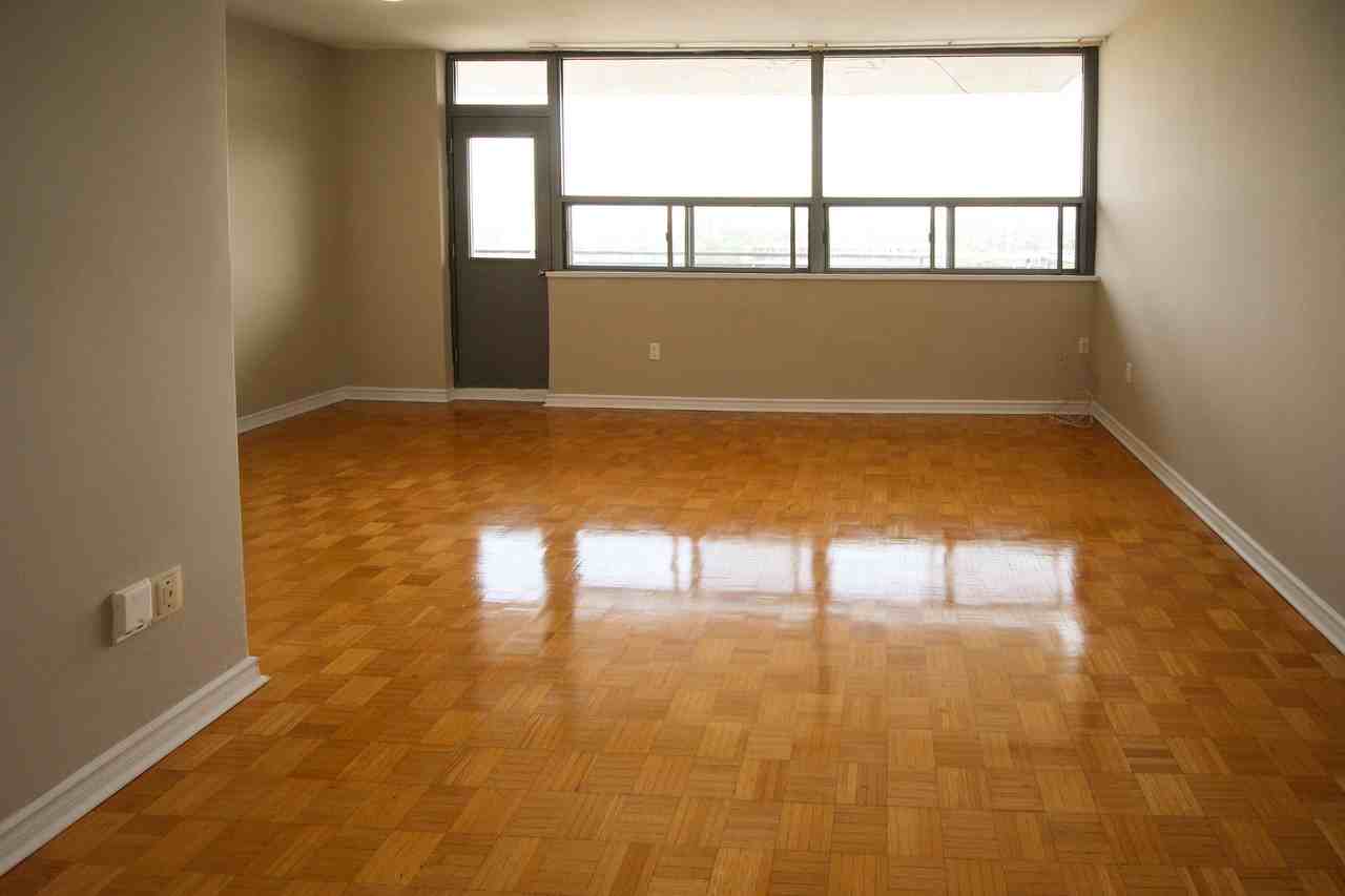 Imperial Towers - 90 Tyndall - Photo 5 of 12