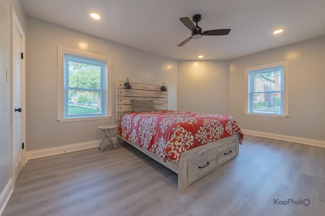 6259 W Peterson Ave #1R - Photo 5 of 35