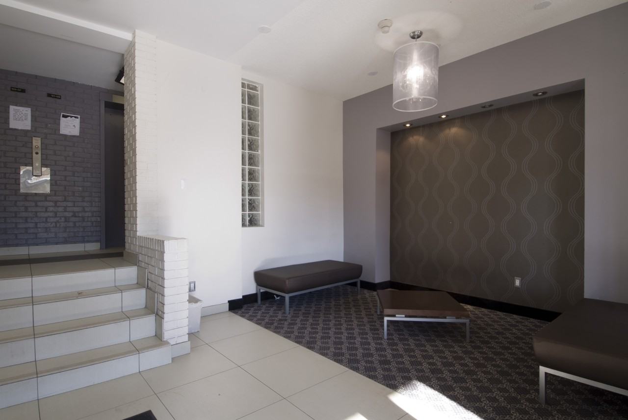 165 Kennedy - Photo 3 of 5