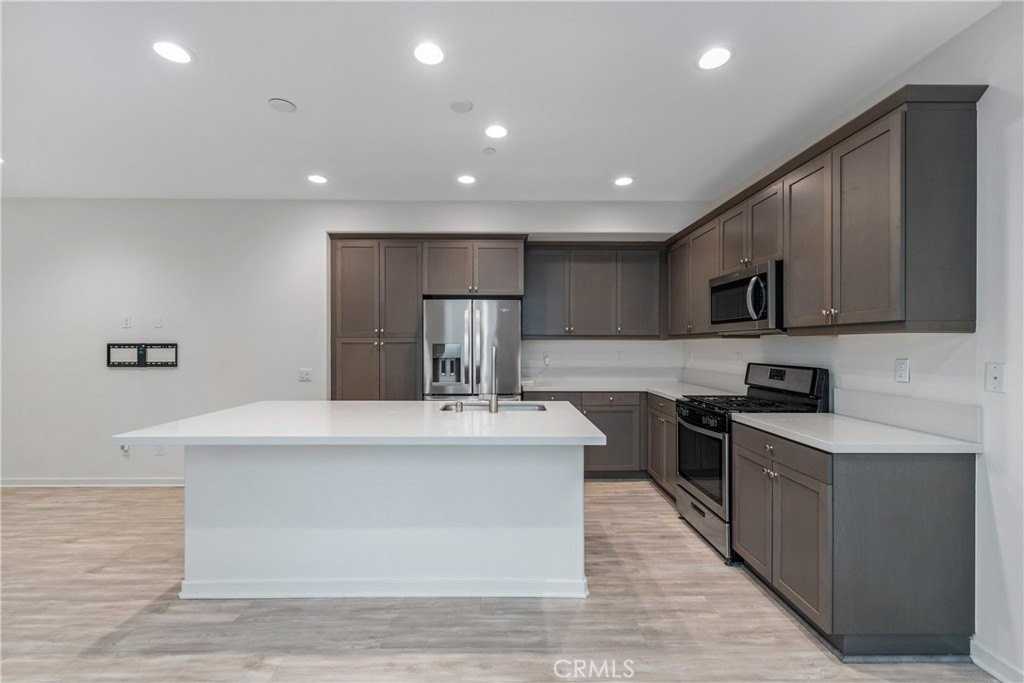 11082 Panoramic Dr - Photo 2 of 48