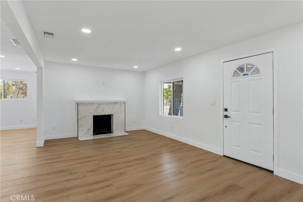 2105 Genevieve St - Photo 6 of 39