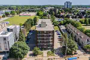 featured image of 444 Connaught St