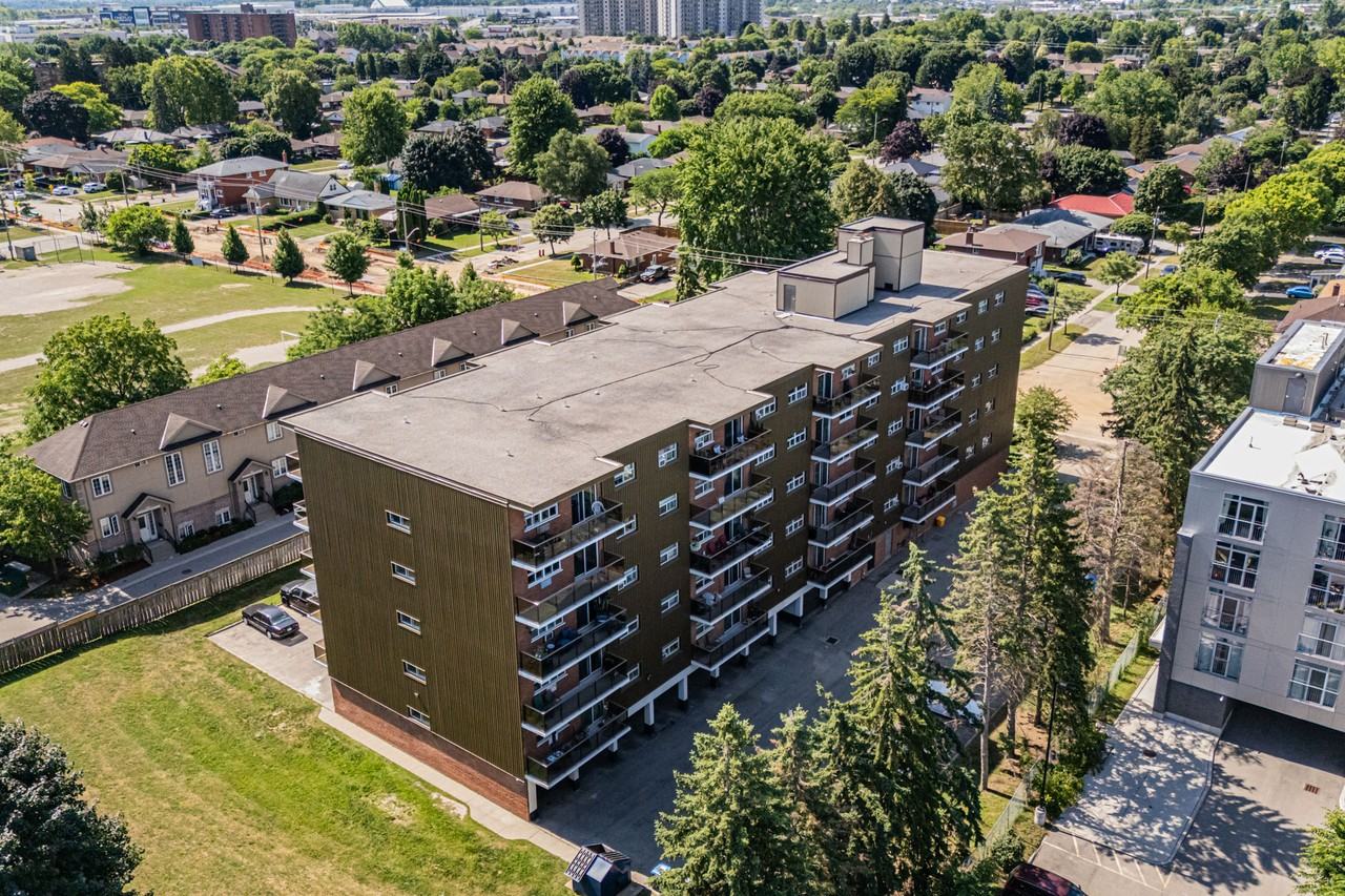 444 Connaught St - Photo 2 of 4