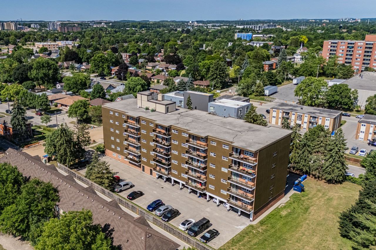 444 Connaught St - Photo 4 of 4