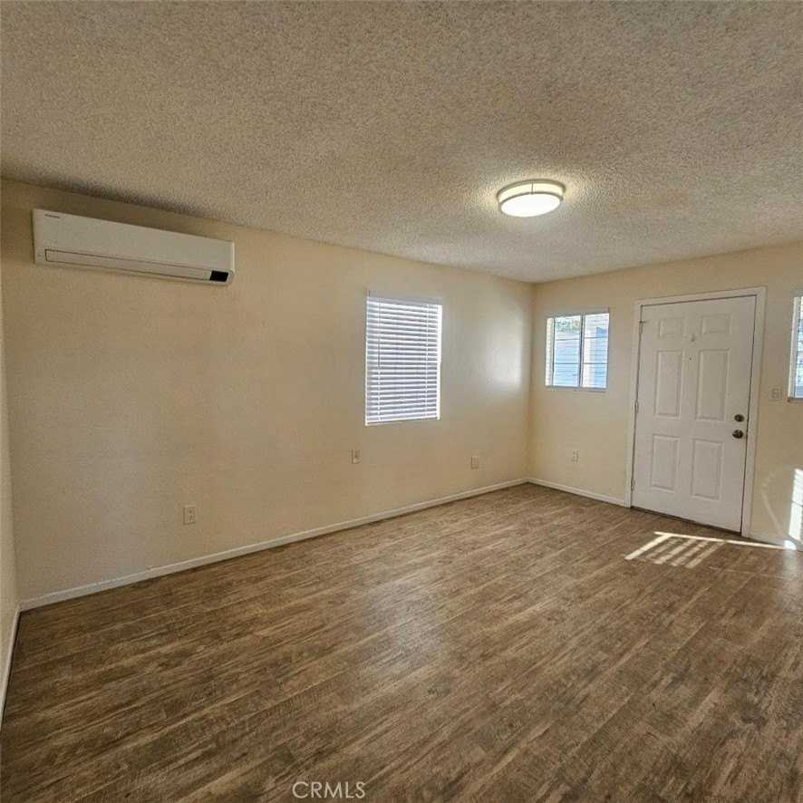 10830 Bellegrave Ave - Photo 2 of 12