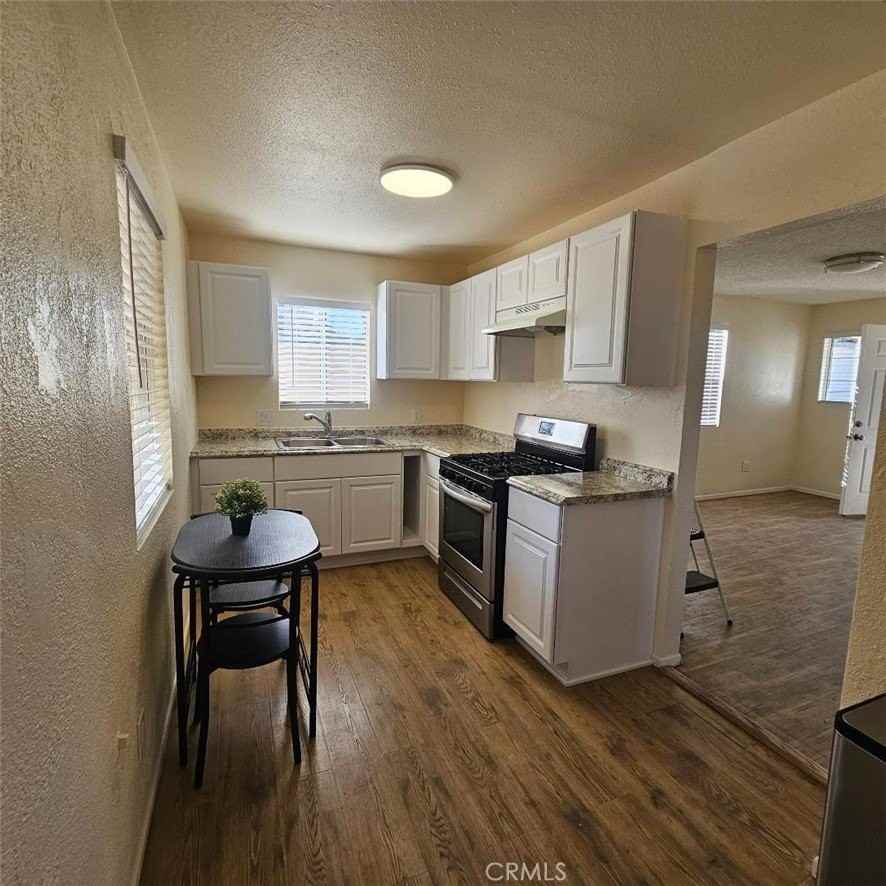 10830 Bellegrave Ave - Photo 3 of 12