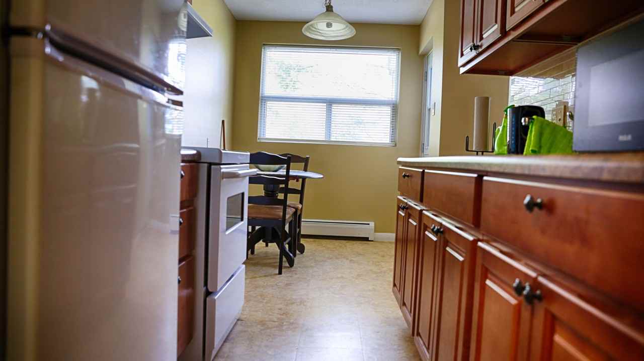 205 Lorraine Ave - Photo 3 of 12