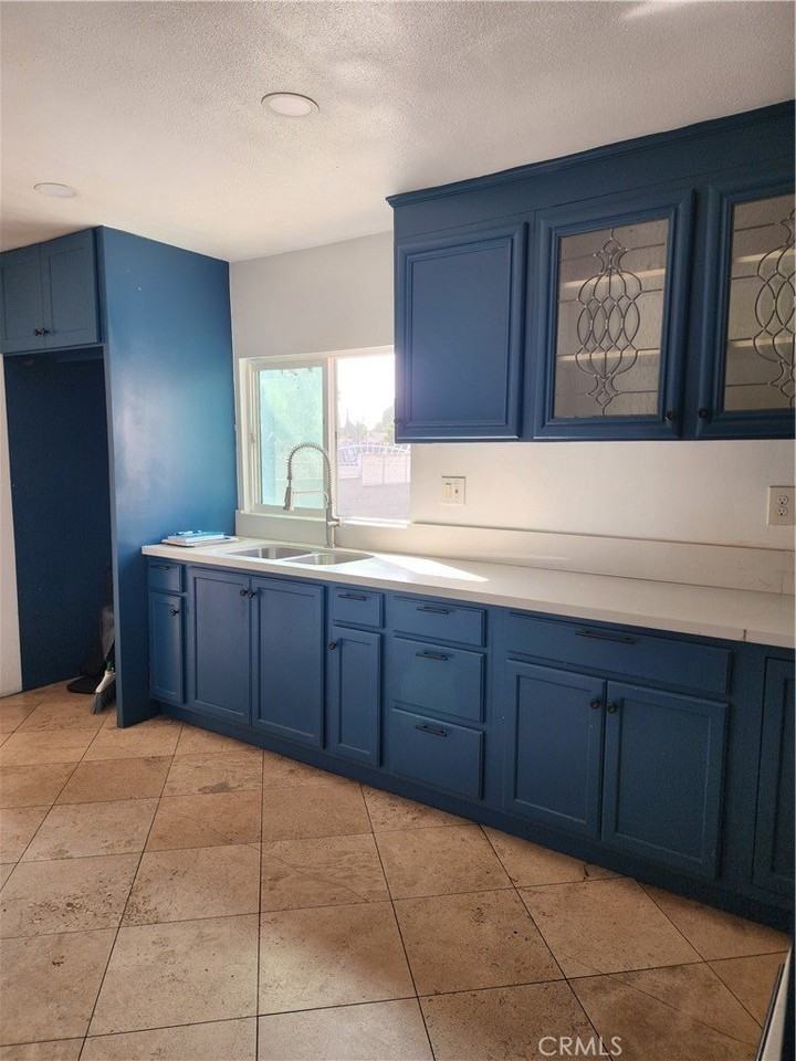 13402 S Willowbrook Ave - Photo 5 of 15