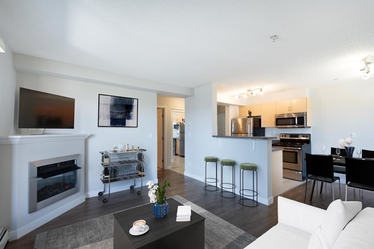 Square 104 - Photo 3 of 16