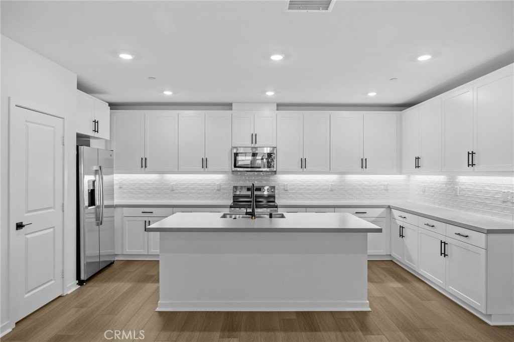 6137 Valentina Way #201 - Photo 4 of 36