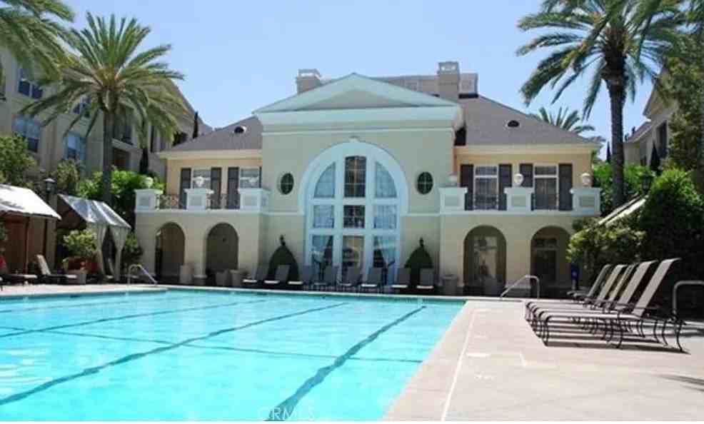 2446 Watermarke Pl - Photo 3 of 12