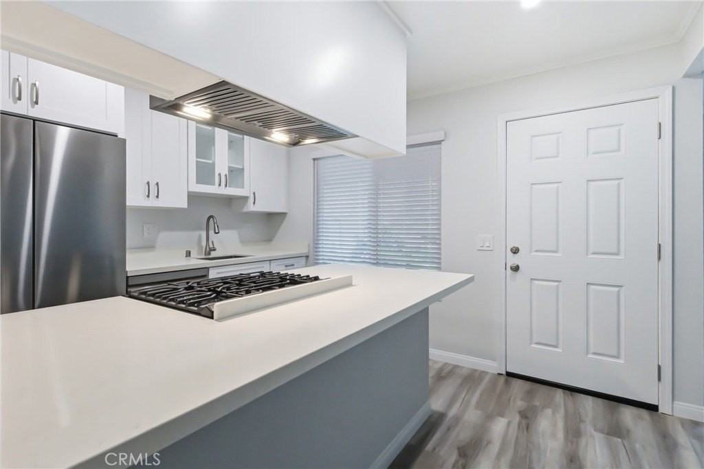 1422 Cabrillo Park Dr #B - Photo 7 of 24